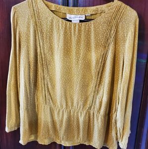 Label of Graded Goods yellow floral top